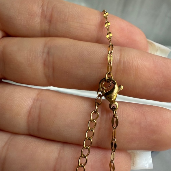 Unique 
ART CANVA 
Gold and Red Floral Pendant Necklace - Picture 7 of 9